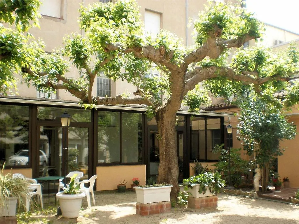 Pensión Hostal Fabrellas Caldes de Malavella